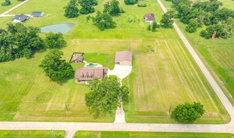 814 Mill Rd, Angleton, TX 77515