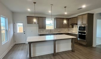 182 Peeps Ct, Adkins, TX 78101