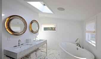 228 Town Ln, Amagansett, NY 11930