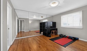 7 Gregg Ln, Bayonne, NJ 07002