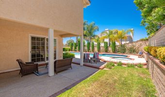 5801 Middle Crest Dr, Agoura Hills, CA 91301
