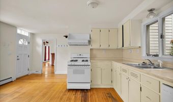 92 Cedar St, Belfast, ME 04915
