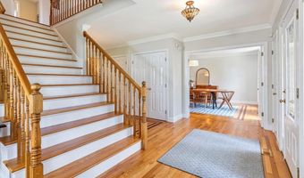1 Mallard Cove Way, Barrington, RI 02806