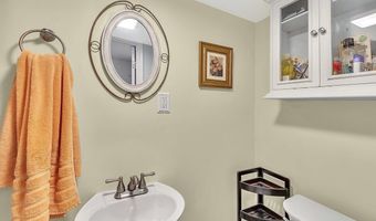77 Navesink Ave, North Middletown, NJ 07748