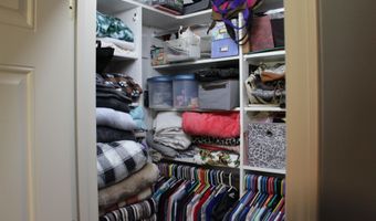 811 Thomas Dr, Angola, IN 46703