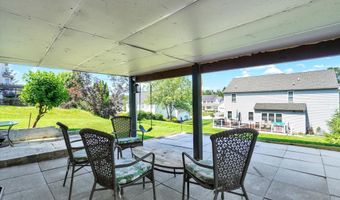 65 ANGELA Ln, York, PA 17402