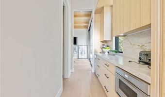16846 Addison St, Encino, CA 91436