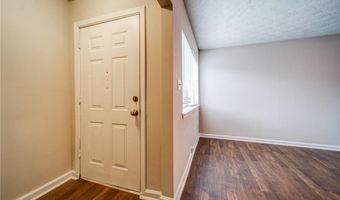 37 Country Place Ct, Alpharetta, GA 30005
