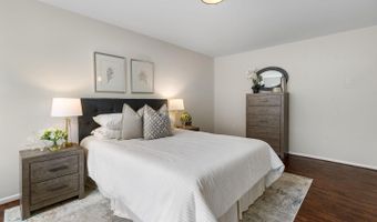 3330 S 28TH St 401, Alexandria, VA 22302