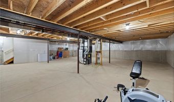 122 Eagle Cir, Amherst, OH 44001