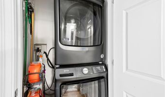 21 Starr Dr 207, Narragansett, RI 02882