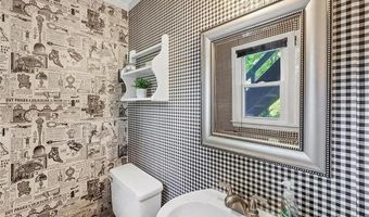 5 Van Gogh Ln, Airmont, NY 10901