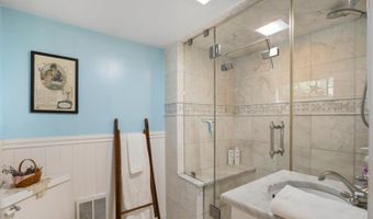 206 Mcpeek Rd, Andover, NJ 07848