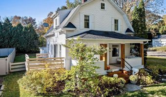 302 E MISSION Rd, Allouez, WI 54301