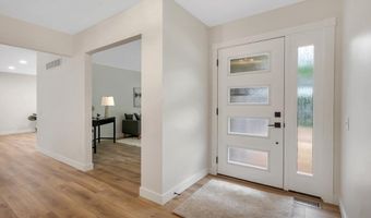1254 Jade Wind Cir, Ballwin, MO 63011