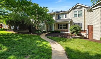 712 Woodside Trails Dr 102, Ballwin, MO 63021