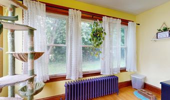184 Whitney St, Auburn, ME 04210