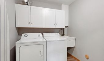 215 Ash St E, Annandale, MN 55302