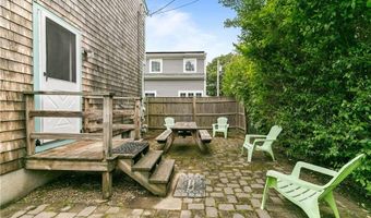 17 Warren Ave 17, Middletown, RI 02842