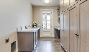21625 BUTTEVILLE Rd, Aurora, OR 97002