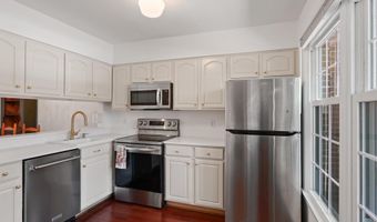 811 GIBBON St, Alexandria, VA 22314