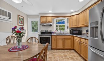 40 Cedar Rd, Clinton, CT 06413