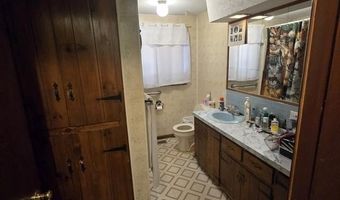 947 Lakeshore Dr, Brighton, VT 05846
