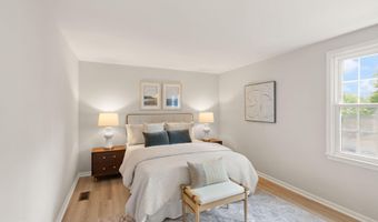 5141 BRADFIELD Dr, Annandale, VA 22003