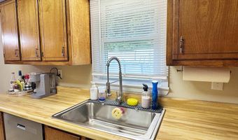 511 E Pine St, Atmore, AL 36502