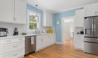 291 Spencer Ave, Warwick, RI 02818
