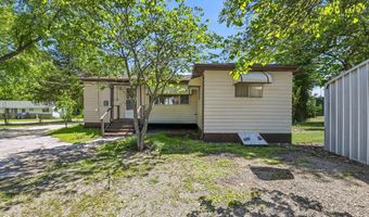 313 S Rinker Ave, Aurora, MO 65605