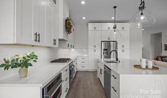 318 Avery Trail Dr, Arden, NC 28704