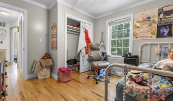 170 Red Oak Rd, Bridgeport, CT 06606