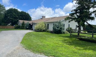 221 HARTMAN Rd, Reading, PA 19606