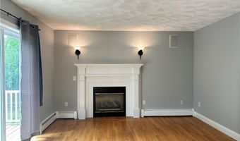 8 Linden St, Bristol, RI 02809