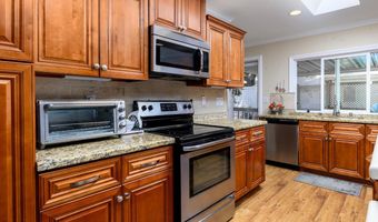 17219 Village 17, Camarillo, CA 93012