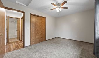 158 Elm Ridge Dr, North Liberty, IA 52317