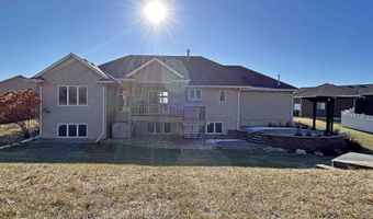 2225 E Byrum Cir, Brandon, SD 57005