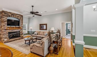 821 E Golden View Ln, Boiling Springs, SC 29316
