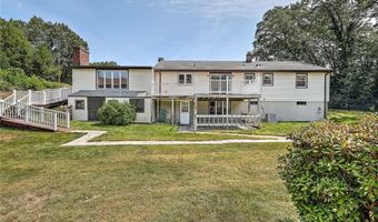 45 Countryside Dr, North Providence, RI 02904