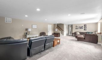 812 N Fairoaks Pl, Andover, KS 67002