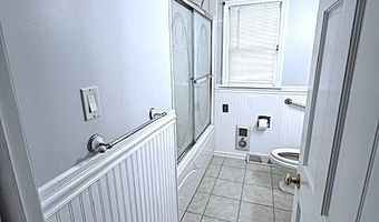 21 Eastwood Rd, Bridgeport, CT 06606
