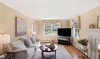 194 New Meadow Rd, Barrington, RI 02806