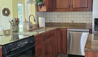 1 Brookdale Dr, Hopkinton, RI 02804