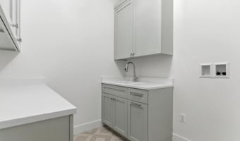 7705 HOLIDAY Ter, Bethesda, MD 20817