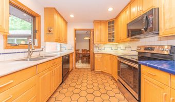 1877 Arlington Blvd, Ann Arbor, MI 48104
