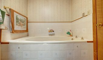 628 E Sand Hollar Rd, Bloomfield, IN 47424