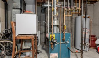 11 Raven Cir, Cranston, RI 02921