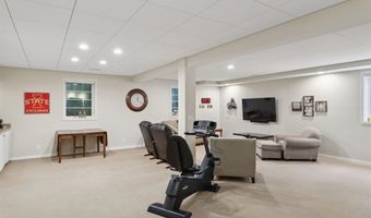 3212 Magnolia Cir, Ames, IA 50014