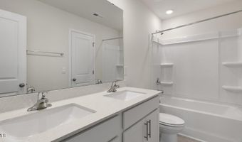 1061 Misty Creek Dr, Aberdeen, NC 28315